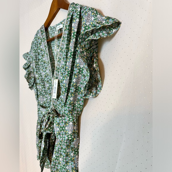 NWT Max Studio V-Neck Short Sleeve Blouse Size XS - Picture 2 of 9